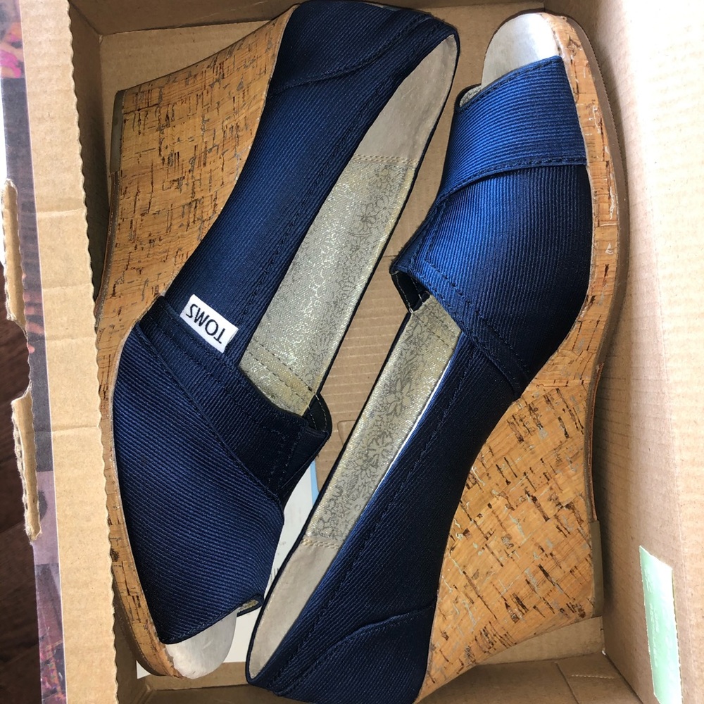 Tom Wedges - Picture 3 of 4